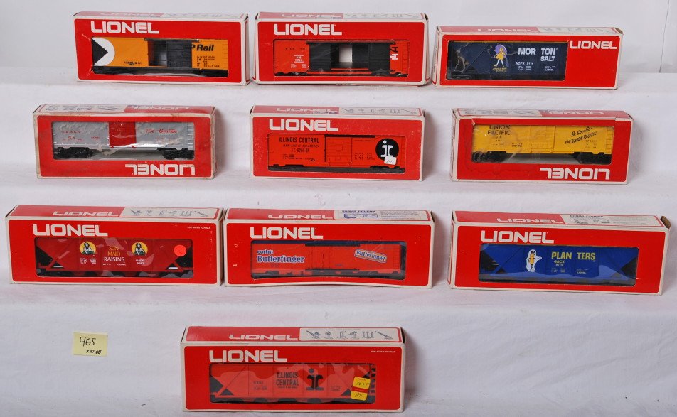 10 Lionel cars 9114, 9208, 9200, 9714, etc.: Lionel modern O gauge freight cars in OB. Ten freight cars include 9719 New Haven boxcar, 9717 Union Pacific boxcar, 9114 Mortons hopper, 9858 Butterfinger reefer, 9261 Sun Maid hopper, 9264 Illinois 