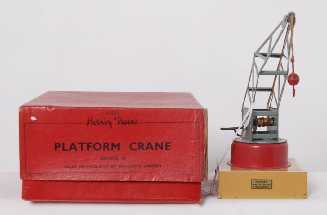 Hornby Trains 42330 platform crane in OB: Postwar Hornby Trains 42330 platform crane in original box, C7 area. Box has older tape repaired corner of lid. Box is otherwise very square and solid.