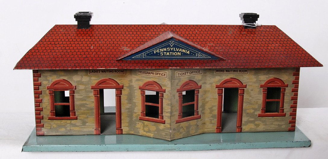 Bing O gauge Pennsylvania Station tinplate lithographed: Prewar Bing O gauge lithographed tinplate Pennsylvania Station, C6+.