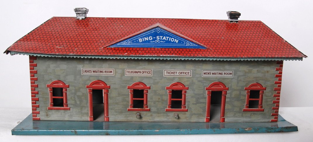 Bing standard/wide gauge station: Prewar Bing standard/wide gauge station, C6. Station measures approximately 19-1/2 inches long, 8-3/4 inches wide at base and 8-1/4 inches tall to top of chimneyÕs.