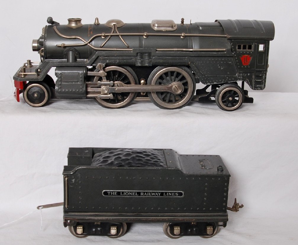 Lionel 385E steam loco and 385W tender w/whistle: Prewar Lionel standard gauge 385E steam locomotive and 385W tender with whistle, nicer C6+.
