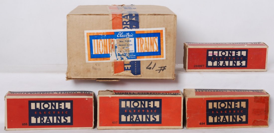 Empty Lionel No. 8062 freight train outfit set box: Prewar Lionel O gauge No. 8062 freight train outfit set box, empty. Set was composed of: 258 steam locomotive and 2689TX tender with 654 tank, 655 boxcar, and 657 caboose. Box has marker written numbe