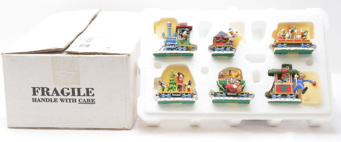 The Danbury Mint DTF-001 Mickeys Christmas Train: The Danbury Mint DTF-001 Mickeys Christmas train factory new in OB, C10.
