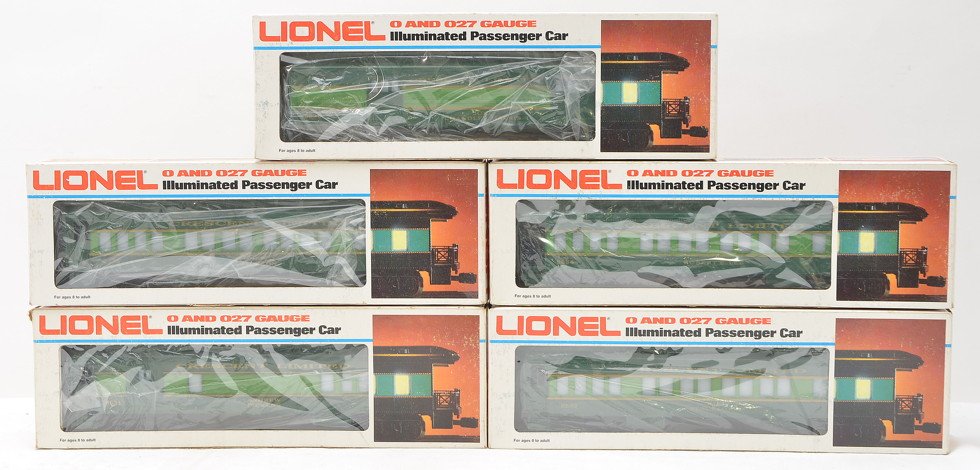 Lionel Southern 9530 9531 9532 9533 9534: Lionel Southern Crescent Limited passenger cars including; 9530 baggage, 9531 Andrew Pickens combo, 9532 P.G.T. Beauregard, 9533 Stonewall Jackson and a 9534 Robert E. Lee observation all in OBs, C8.