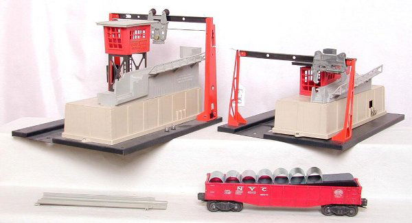 Lionel 342/345 culvert loader/unloader: Lionel 342/345 culvert loader and unloader set, good railings, C7, includes one 6342 culvert car w/ repro culverts.