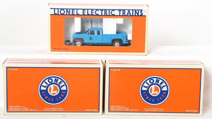 3 Lionel motorized units 18424, 18982, 18489: Lionel modern O gauge motorized units in OBs. Includes 18424 on track truck, 18982 Santa Fe speeder, and 18489 Great Northern rail bonder. Units are C8. OBs have some very light corner wear.