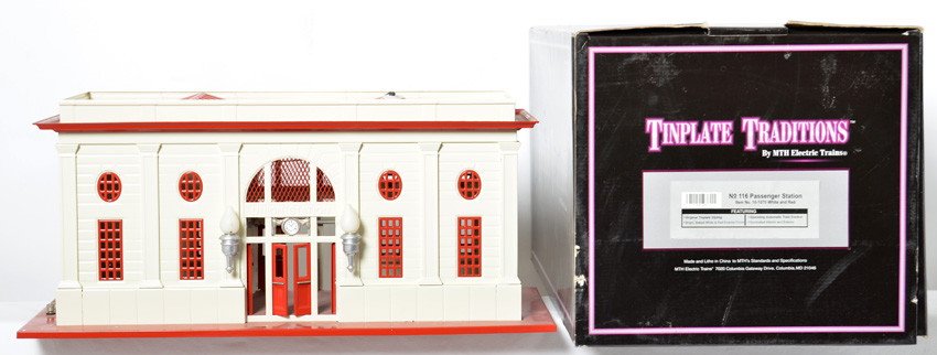 MTH Tinplate 116 passenger station: MTH modern standard gauge tinplate 10-1070 number 116 passenger station in OB. Station is C8 with some shelf dust, OB has some corner and edge wear.