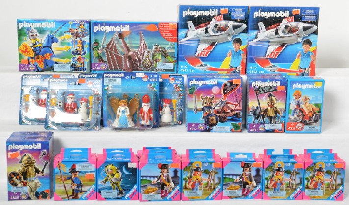 30 Playmobil figure sets 4342, 4812, 4672, etc.: Playmobil new old store stock. Includes two 4342, two 4812, two 4809, two 4810, 4840, six 4672, three 4683, three 4678, two 4747, four 4890, 4887, 4226, 4339. All sealed brand new.