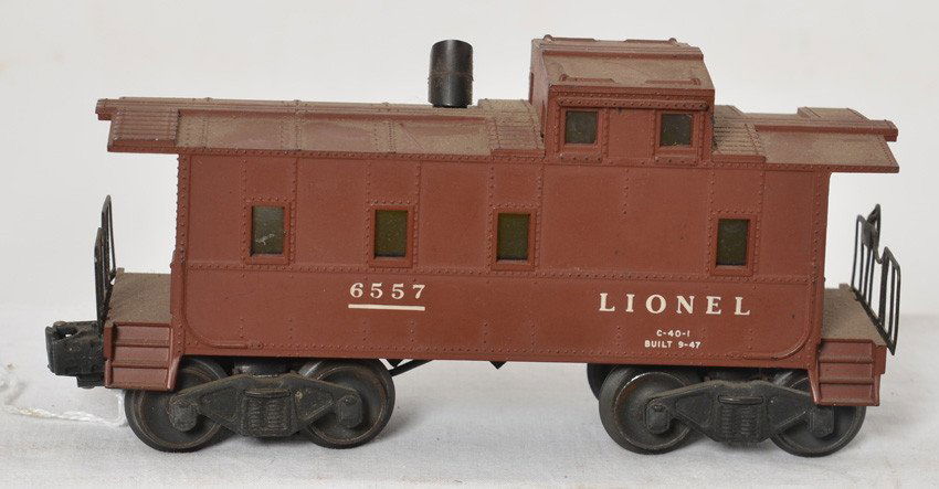 Lionel 6557 caboose with smoke: Postwar Lionel O gauge 6557 caboose with smoke, should clean to look C7.