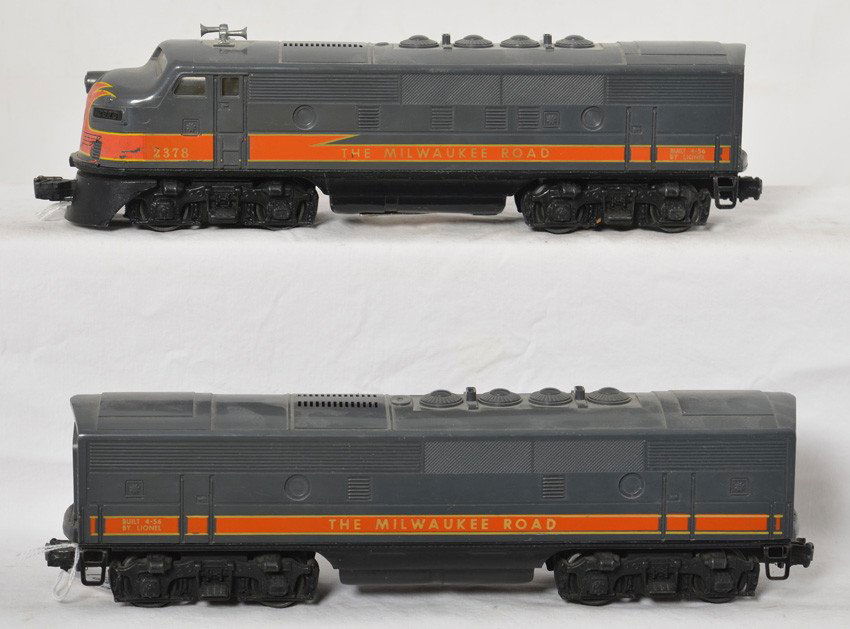 Lionel 2378 The Milwaukee Road F3 A-B diesel locos: Postwar Lionel O gauge 2378P and 2378C The Milwaukee Road F3 diesel A-B units. A unit has hairline in rear corner of shell. Trains otherwise look C6. Clean battery compartment.