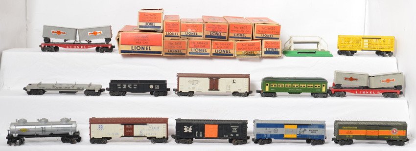 Lionel 6464-450, 150, 425, 3361, 3662, 2440, etc: Lionel Postwar O gauge freight cars in OBs. Includes 6627 Santa Fe refrigerator, 6464-450 Great Northern, 6464-150 Missouri Pacific, 6464-425 New Haven, 6415 Sunoco tank car, 6656 stock car, 2440 Pull