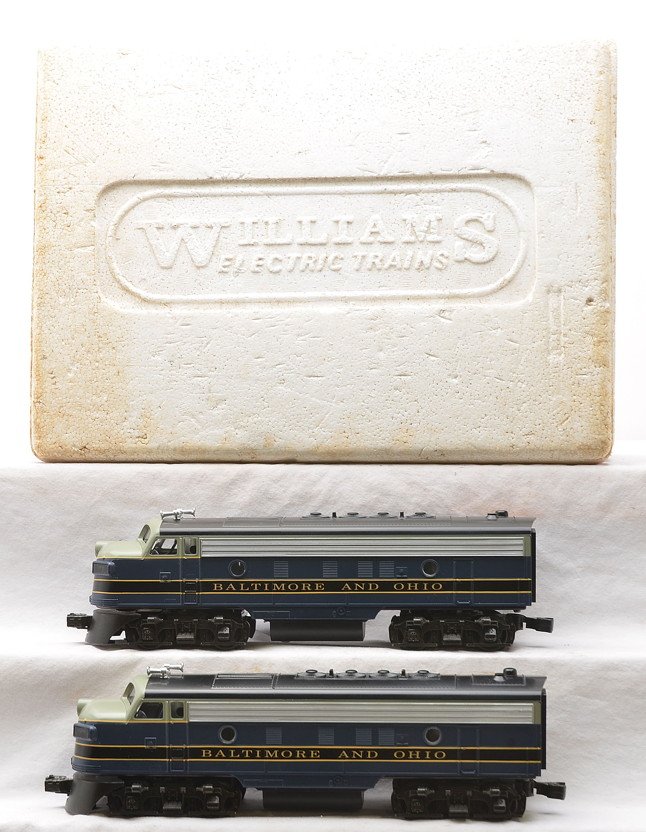 Williams two F7-102 B&O AA Diesel Units: Williams two F7-102 Baltimore & Ohio AA diesels in a worn Styrofoam insert. Both diesels are powered with dual motors, C8.