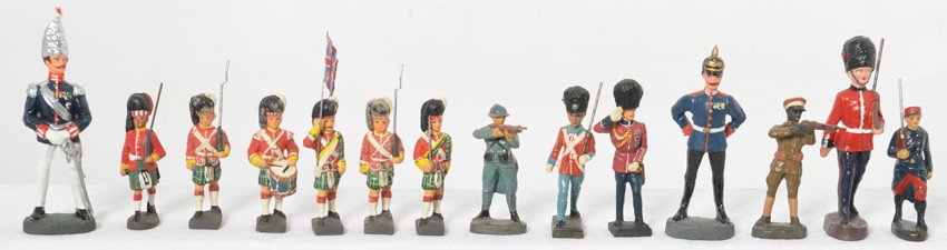 Elastolin and Lineol soldiers, British, French Foreign: Nice group of Elastolin and Lineol composition toy soldiers. Three Elastolin measure approximately 10.5cm to 12 cm. Rest measure approximately 73 mm to 85 mm. Soldiers look C6 to C9-10.