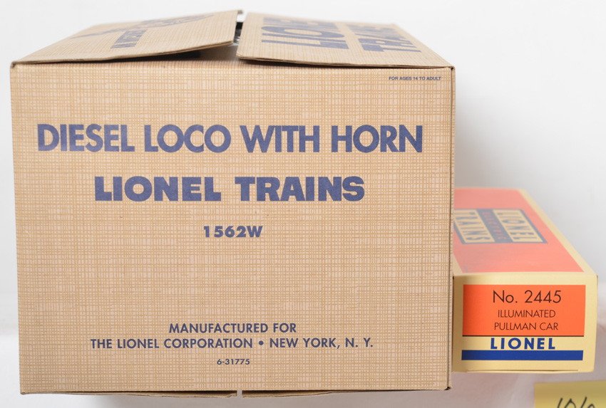 Lionel 31775 1562w Burlington Conventional Classic: Lionel modern O gauge Conventional Classic 31775 reissue of 1562W Burlington GP-7 passenger set factory new OBs. C9-10. Set box has been opened for inspection. Also includes 2445 add on Pullman car.