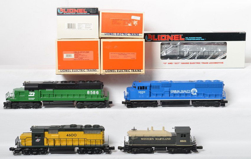 5 Lionel diesel locomotives 18216, 18501, 18809, 18208,: Lionel modern O gauge diesel locomotives in OBs. Five locos include 18809 Susquehanna RS-3, 18501 Western Maryland NW-2 with bell, 18208 Burlington Northern dummy SD-40, 18216 Conrail SD-60M with Rail