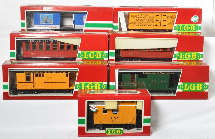 7 LGB freight and passenger cars 43650, 3180, 31840,: LGB modern G scale freight and passenger cars in OBs. Seven cars include 3081 Rio Grande baggage, 3081 Colorado and Southern baggage, 43650 Colorado and Southern caboose, two 3180 Denver South Park co