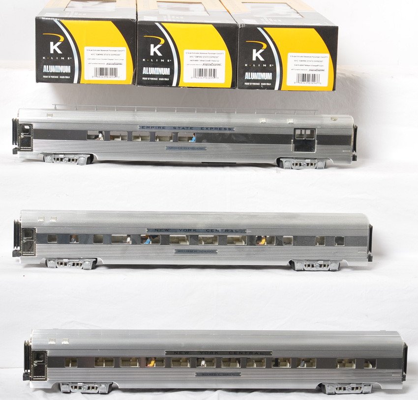 K Line NYC Empire State Express 21Í three pack: K Line modern O gauge 21 inch passenger cars in OBs. K-4670C New York Central Empire State Express set in OBs. Three car set includes 40001 Smith parlor car, 40002 Cleveland tavern lounge, and 40003 S