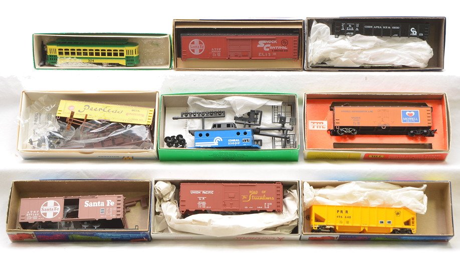 Selection of HO Freight Car Kits Boxed: Roundhouse HO gauge freight car kits, two Bowser freight car kits, Walthers freight car kit, Accurail freight car kit and a Train Miniature freight car kit all in OBs. Kits appear to have never been a