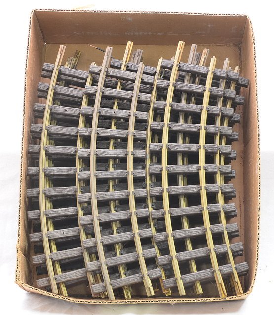LGB Seventeen 1100 Curve Track Sections: LGB G scale seventeen 1100 600mm curve track sections, C7.