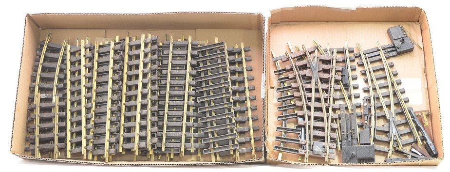 REA 11000 Straight 11100 Curve 11200 Switches: REA 1 gauge large selection 11000 straight track sections and one 11100 curve track section. Also included are REA 11200/11205 switches, a Lionel switch and some miscellaneous switch parts. Please vie