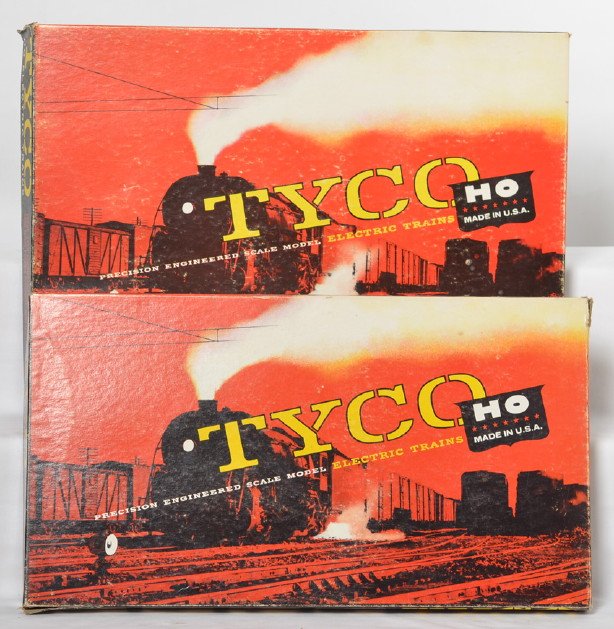 2 Tyco HO Sets Western Special and Santa Fe Express: Tyco HO train sets in OBs. Two sets include T6302E : 1498 Western Special and T6305C: 2498 Santa Fe Express. Sets are nice C7 to lower C8 with run time and all boxes. Set boxes have some splits at apr