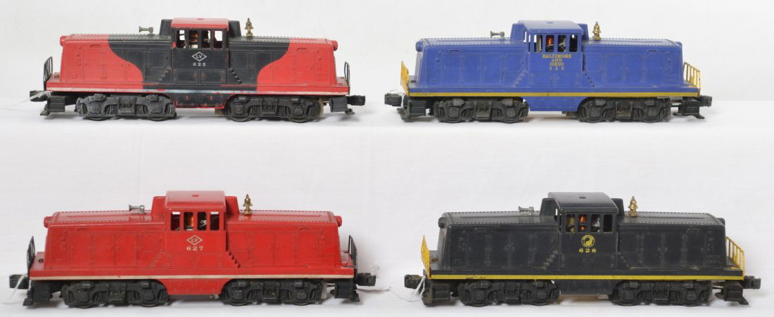Lionel 625, 626, 627, 628 GE 44 ton diesel switchers: Postwar Lionel O gauge GE 44 ton diesel switchers, 625 LV, 626 Baltimore and Ohio, 627 LV, and 628 Northern Pacific. Typical screw cracks, 625 has cracked corner window strut, 626 has crack up nose, a
