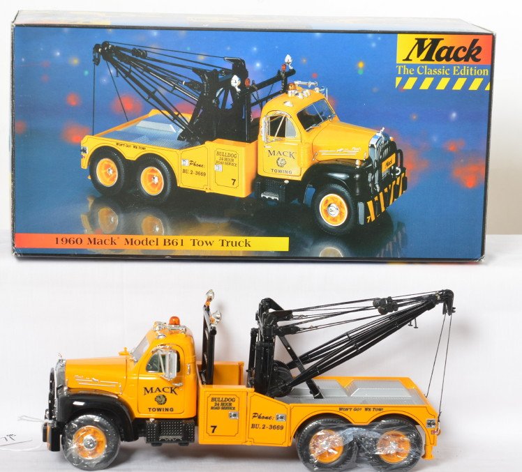First Gear 49-0003 1960 Mack Model B61 Tow Truck in OB: First Gear 1:25th scale diecast 49-0003 1960 Mack Model B61 Tow Truck in original box, C9-10. Box shows little wear.