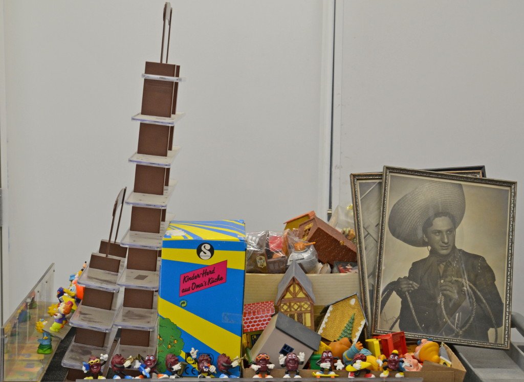 Large group of T.V., Movie, etc. toys and memorabilia: Large varied and mixed group of Television, Movies, and more, toys and memorabilia to include but not be limited to: 28î tall wooden Pinocchio figure, wooden childÍs Lionel train with full circle of