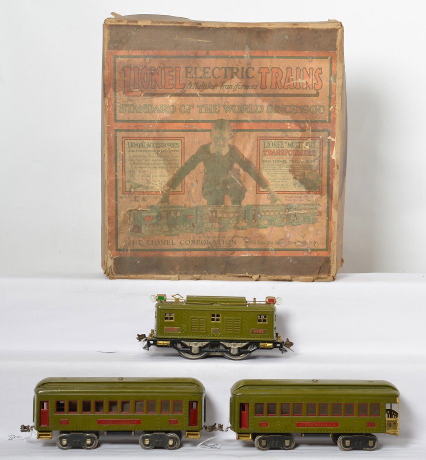 Lionel No. 350 S.G. No. 8E electric, 337, 338 in OB: Prewar Lionel standard gauge No. 350 electric passenger set in olive green with red trim and inserts, trains should clean and polish to look better C6+ area. No. 8E boxcab electric loco olive green wi