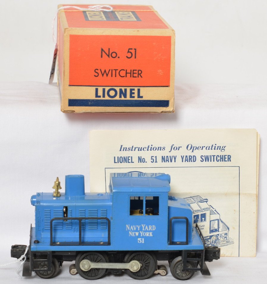 Lionel 51 Navy Yard switcher in OB: Lionel postwar O gauge 51 Navy Yard switcher with good struts, C7+. OB is complete, very square with insert and instruction sheet.