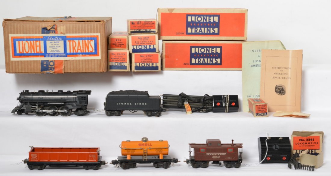 Lionel No. 841W freight train outfit with RC whistle in: Prewar Lionel O gauge No. 841W O gauge freight train outfit, in original boxes. Set is comprised of the following trains: 224E steam locomotive, 2224W whistle tender, 2812X gondola, 2654 Shell oil tan