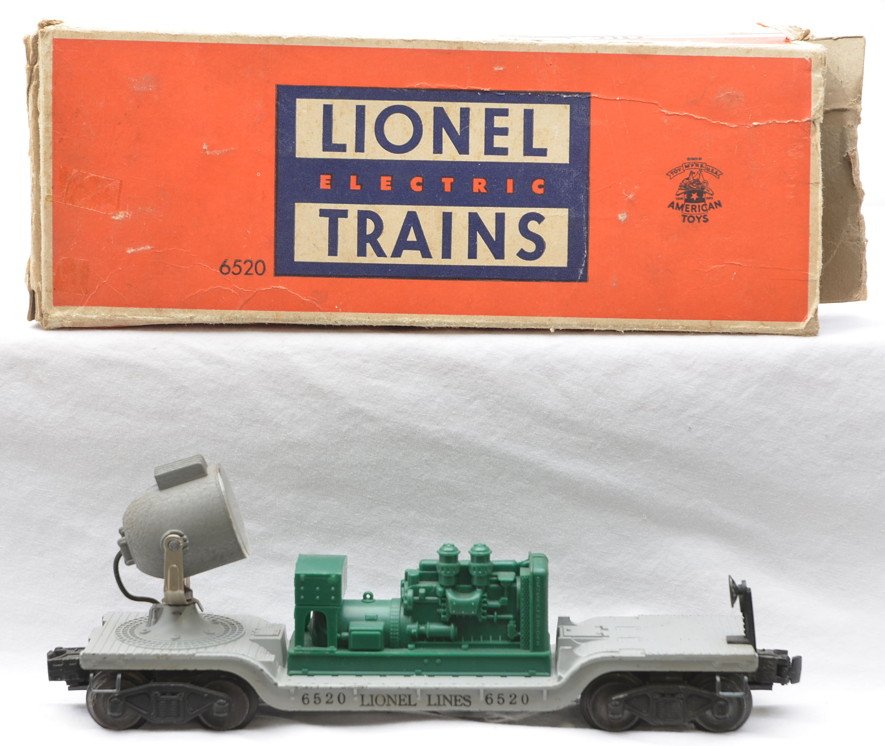Lionel 6520 Searchlight Car w/Green Generator: Lionel postwar 6520 searchlight car, the version with the harder to find green generator in a worn OB, C7-8.