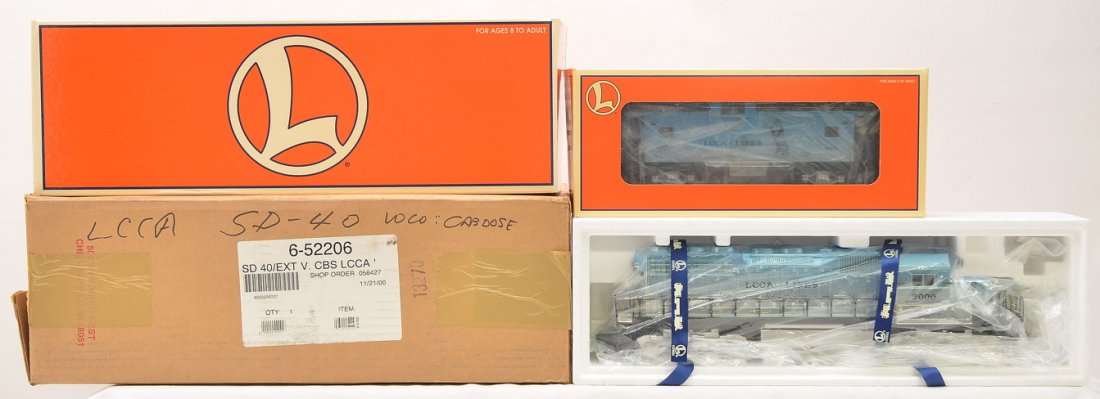 Lionel LCCA Lines 52206 Set 52207 SD40 52208: Lionel LCCA Lines 52206 set consisting of a 52207 SD40 diesel loco and a 52208 extended vision caboose both in individual OBs and outer shipping carton. The set has never been run, C9-10.