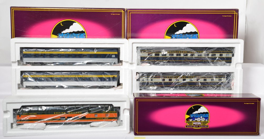 5 MTH passenger cars GN, B&O, Pere Marquette: MTH modern O gauge passenger cars in OBs. Five cars include 20-6751 Great Northern vista dome, 20-6613 Baltimore and Ohio sleeper / diner add on set, and 20-6633 Pere Marquette sleeper / diner set. Ca