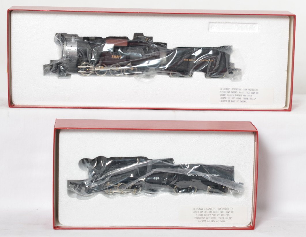 Mantua Reading 2-8-0 and NYC 2-6-2: Mantua modern HO steam locomotives in OBs, Includes 397-021 Reading 2-8-0 and 306-522 New York Central 2-6-2 Prairie style loco. Locos are C8 condition.