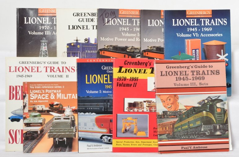 Ten Lionel books, nine are GreenbergÍs guides...: Modern era Lionel books, nine are GreenbergÍs Guides and one Classic Toy Train. Books are C7-8. LionelÍs Postwar Space and Military Trains, Joe Algozzini. GreenbergÍs Guide to: Trains 1945-69 10th 