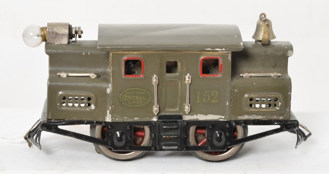 Lionel 152 NYC Lines center cab electric loco, Gray: Prewar Lionel O gauge 152 New York Central Lines gray center cab electric locomotive, nice C6.
