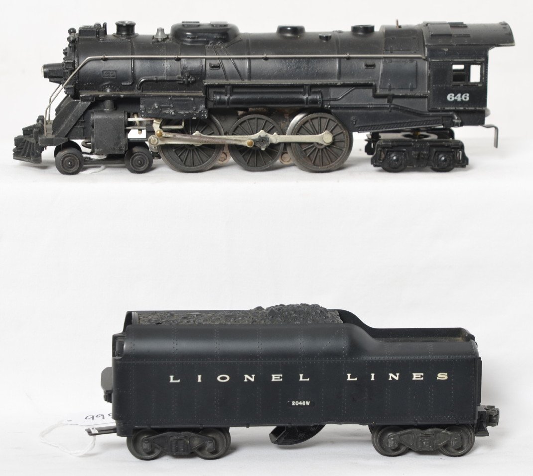 Lionel 646 steam loco and 2046W tender: Postwar Lionel O gauge 646 steam locomotive and 2046W whistle tender. Tender has shallow melt mark along bottom side edges of shell, otherwise C7.