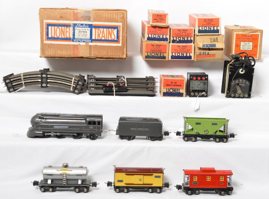 Lionel Sears and Roebuck Freight Outfit No. 187WX....: Prewar Lionel O gauge Sears and Roebuck Freight Outfit No. 187WX / No. 59-79F Complete with O gauge track. Set is comprised of 238E Pennsylvania streamline steam locomotive and 2225W whistle tender in