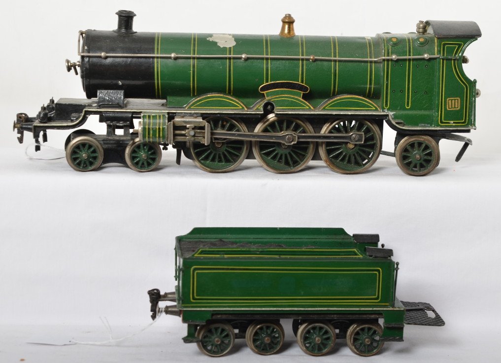 Marklin H1021 Great Bear clock work locomotive: Marklin gauge one H1021 Great Bear 4-6-2 clockwork steam locomotive. Locomotive has very faint lettering on plate above splashers, the name on the tender has been painted over. Generally in the C6 are