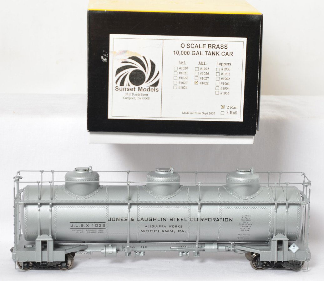 3rd Rail Jones & Laughlin 10,000 gallon tank car: 3rd Rail brass modern O scale two rail Jones & Laughlin 10,000 gallon tank car in OB. Car number 1028. Only unwrapped for photos C9-10. OB has some light shelf wear on lid.