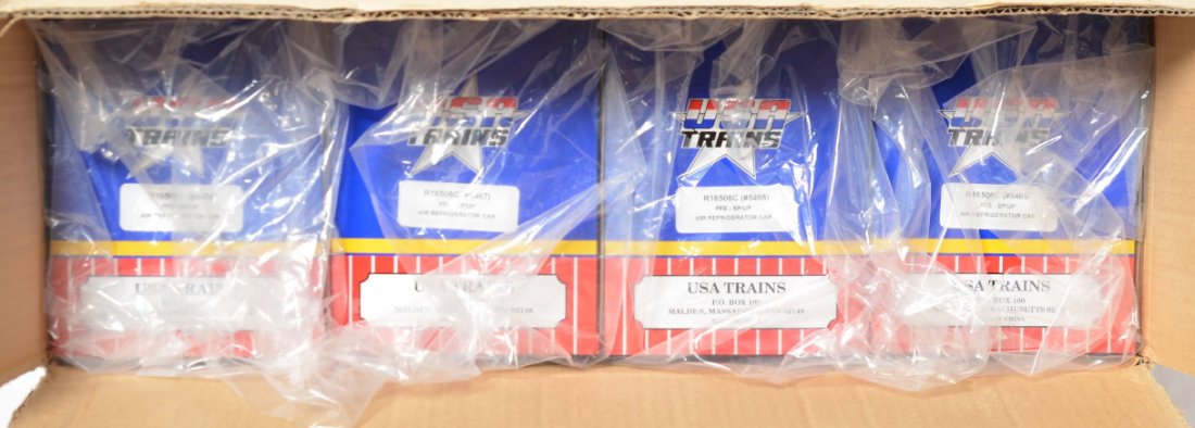 USA Trains R16506C UP 5466, 5467, 5468, 5469 in MC: Modern era USA Trains G scale R16506C 4-pack of PFE-SP UP ice cars in original boxes in shipper. Trains look factory wrapped C9-10. Boxes show no wear, shipper included. Cars are numbered; 5466, 5467,