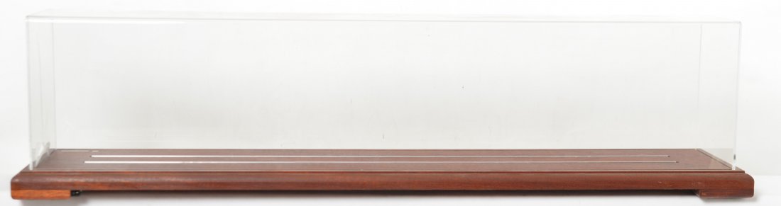 35 inch gauge one display case: 48 inch gauge one display case. One end heavily cracked. See photos for best description. Made by Fine Art Models.