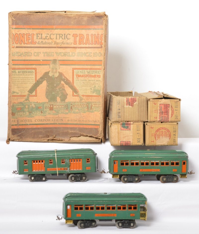 Lionel S.G. passenger car set in OB: Prewar Lionel standard gauge set box missing labels. Set contained 10E P. Blue loco, missing. 332 Railway Mail car, 339 Pullman, and 341 observation in P. Blue. Trains look C6, 332 is missing roof mou