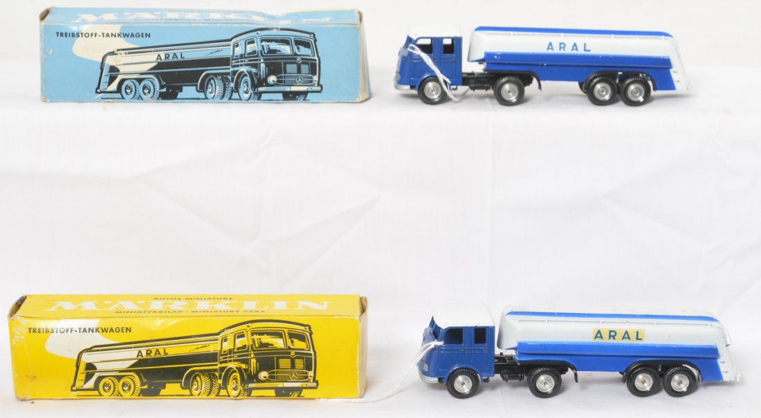 Two Marklin 8032 Aral Treibstoff-Tankwagen in OB: Two Marklin 8032 Treibstoff-Tankwagen Aral Mercedes Benz oil/petroleum tankers, C8-9. One box has rippling. Boxes are square and solid with no torn or missing flaps.