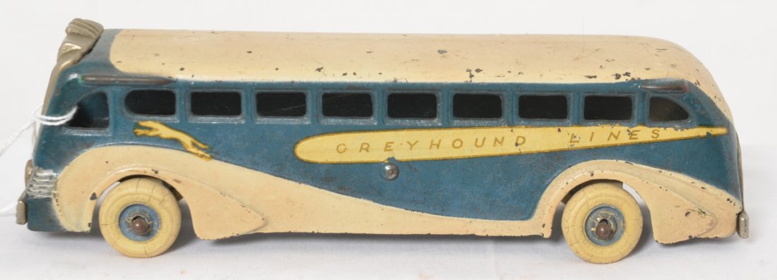 Arcade 438 Greyhound Lines tour/travel bus 8-7/8î: Cast iron Arcade 438 Greyhound Lines tour/travel bus, approximately 8-7/8 inches long. Bus appears to be completely original.