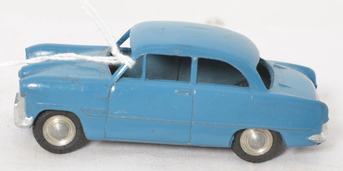Marklin 8018 Ford Taunus 15m diecast car in blue: Marklin 8018 Ford Taunus 15m diecast car in blue, appears to be original paint with original tires. Approximately 87mm.