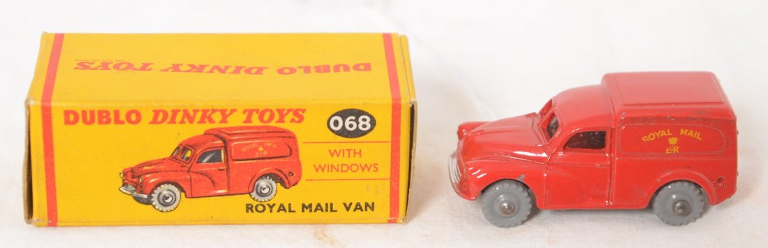 Dinky Toys Dublo 068 Royal Mail Truck in OB: Diecast Dinky Toys Dublo 068 Royal Mail Truck in original box. One tiny chip on a front fender, otherwise no wear. Original paint and tires. Box shows little wear.