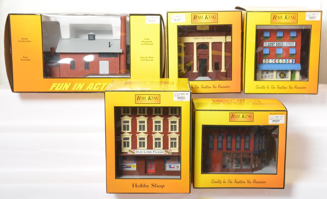 5 Railking buildings brewery, bank, flag company, etc: MTH Railking modern O gauge buildings in OBs. Five buildings include 9075 First City Bank, 9084 brewery, 90092 bicycle shop, 90196 Laundromat, and 90193 Old Line Flag Company. Buildings are C9-10.