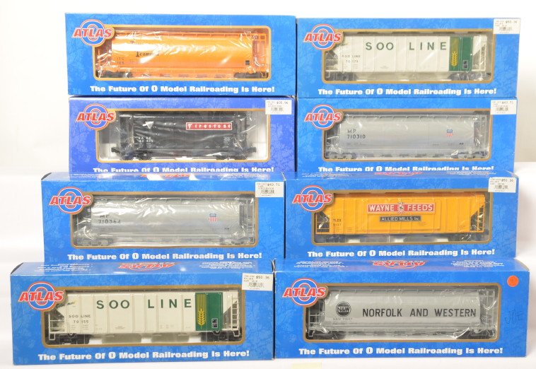 8 Atlas O covered hoppers Soo Line, Firestone, N&W, etc: Atlas modern O gauge hoppers in OBs. Eight cars include 6339-1 and 6339-2 Missouri Pacific / Union Pacific, 6355-2 Firestone, 6378-1 and 6378-2 Soo Line 6381-1 Wayne Feeds, 6338-1 Norfolk and Western,